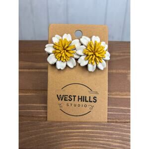 Genuine Leather Sunflower Daisy Flower Earrings White Gerbera Daisies NEW!